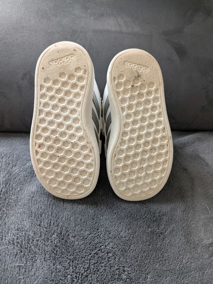 Baskets adidas taille 23 - photo numéro 5