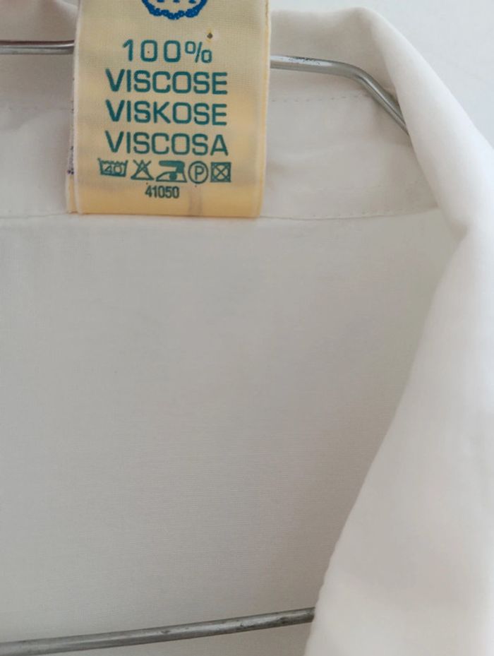 Chemise vintage longue
100 % viscose,
Imprimé style tableau fleuri, - photo numéro 11