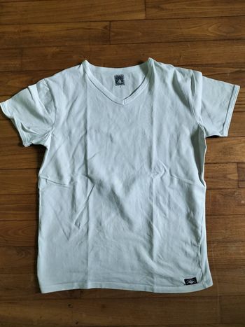 Tee-shirt manches courtes col V garçon taille S