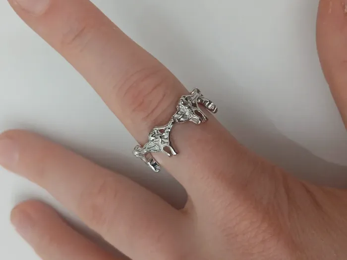 Bague argentée tendance en acier inoxydable - photo numéro 3