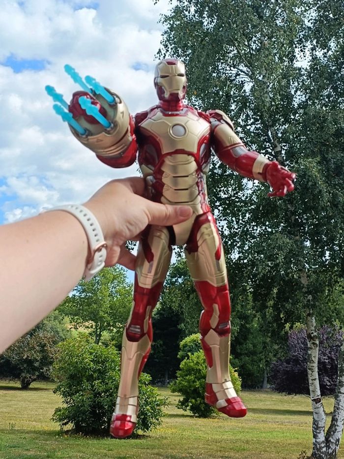 Figurine Iron man - sonic blasting - électronique