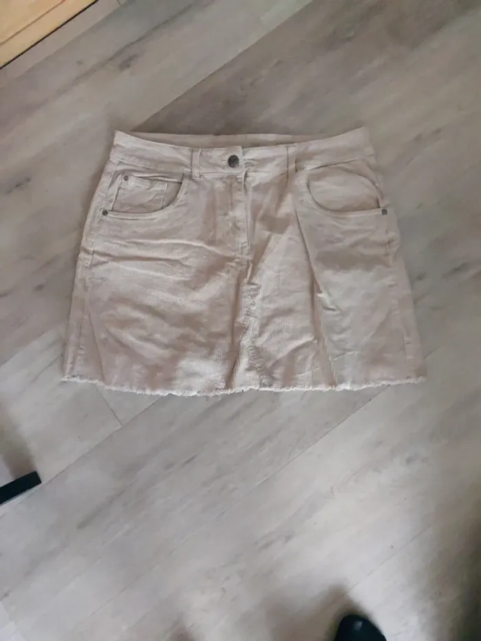 Jupe neuve taille 42