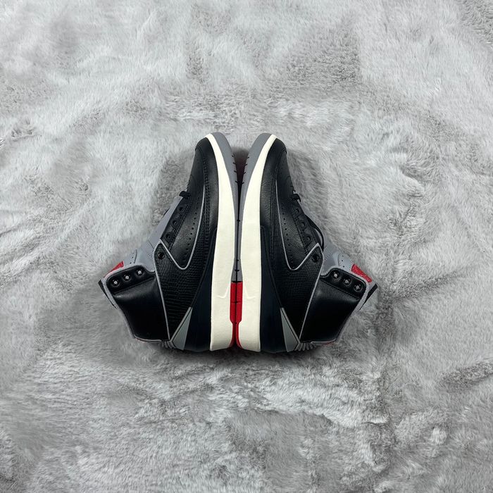 Nike Air Jordan 2 Retro « Black/Cement Grey- Fire-Red » pointure 40 - photo numéro 5
