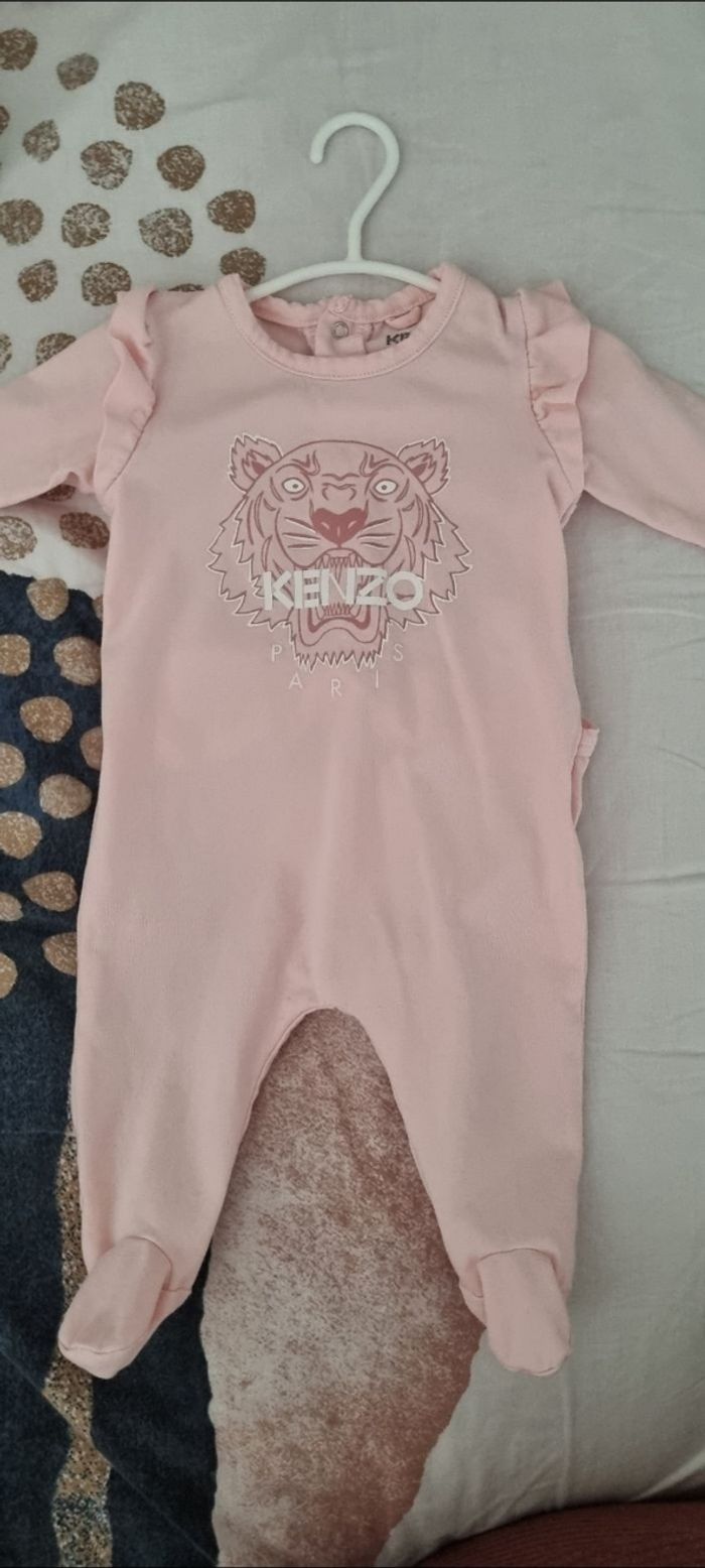 Lot vêtements bébé kenzo Marc Jacobs et guess - photo numéro 2