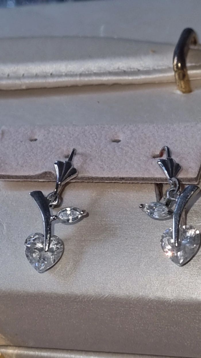 Boucle d'oreilles au cœur de diamant - photo numéro 4