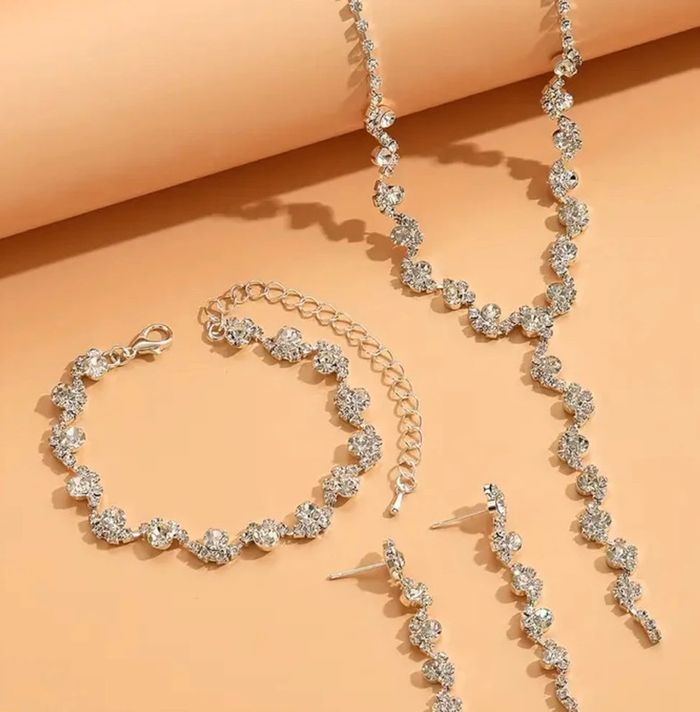 Ensemble trois pièces bijoux plaque argent strass collier bracelet bo neuf - photo numéro 6