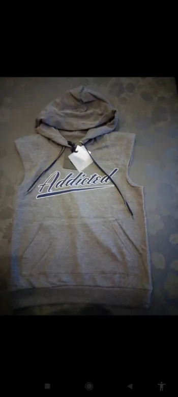 Sweat à capuche sans manches
