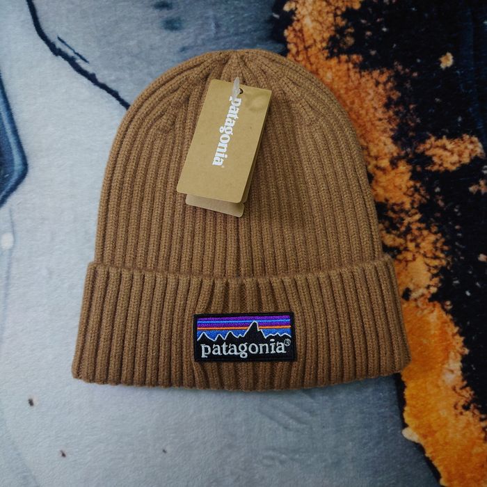 Bonnet Patagonia Marron neuf, jamais porté, avec étiquettes d’origine.