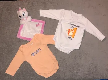 Bodies 1mois fille