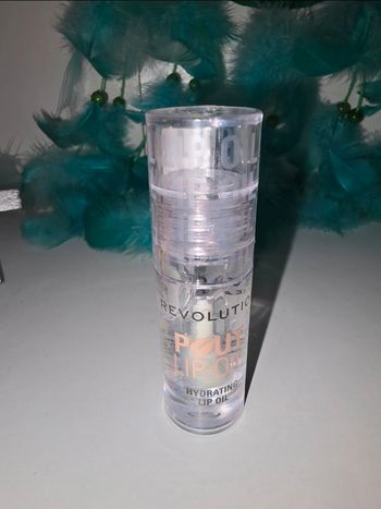 Revolution Pout Lip Oil