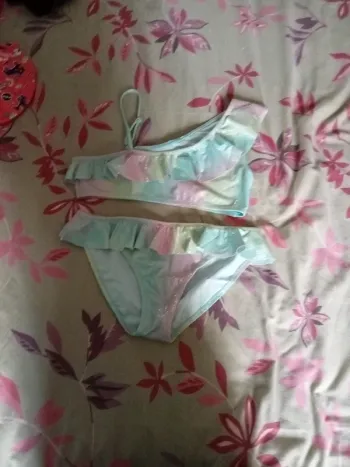 Maillot de bain à paillettes+ bonnet de bain