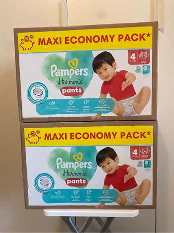 148 couches Pampers harmonie pants taille 4