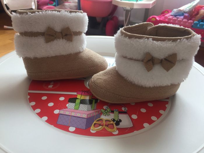 Chaussons bébé fille, fausse fourrure,  pointure 19 - photo numéro 3
