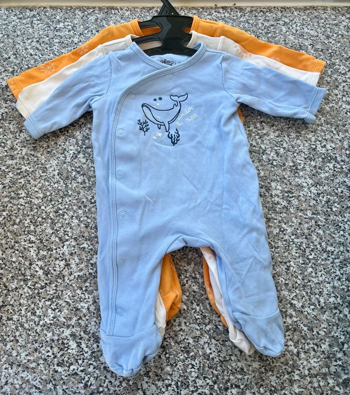 3 pyjamas 3 mois - photo numéro 2