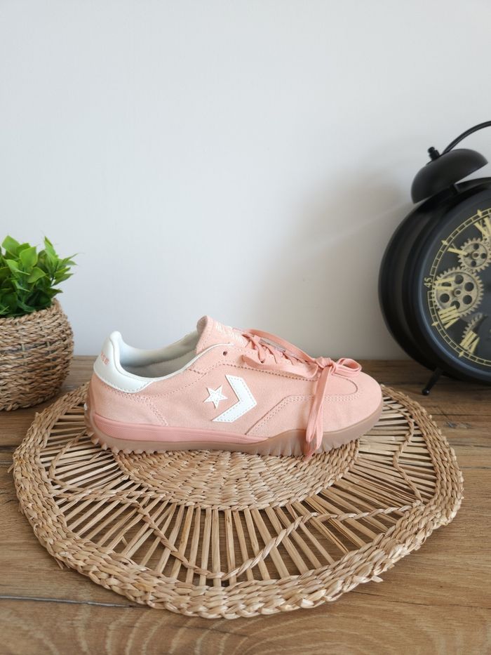 Baskets en Daim Rose Converse Pointure 40 - photo numéro 3