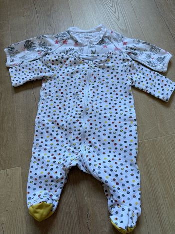 Lot 2 pyjamas naissance