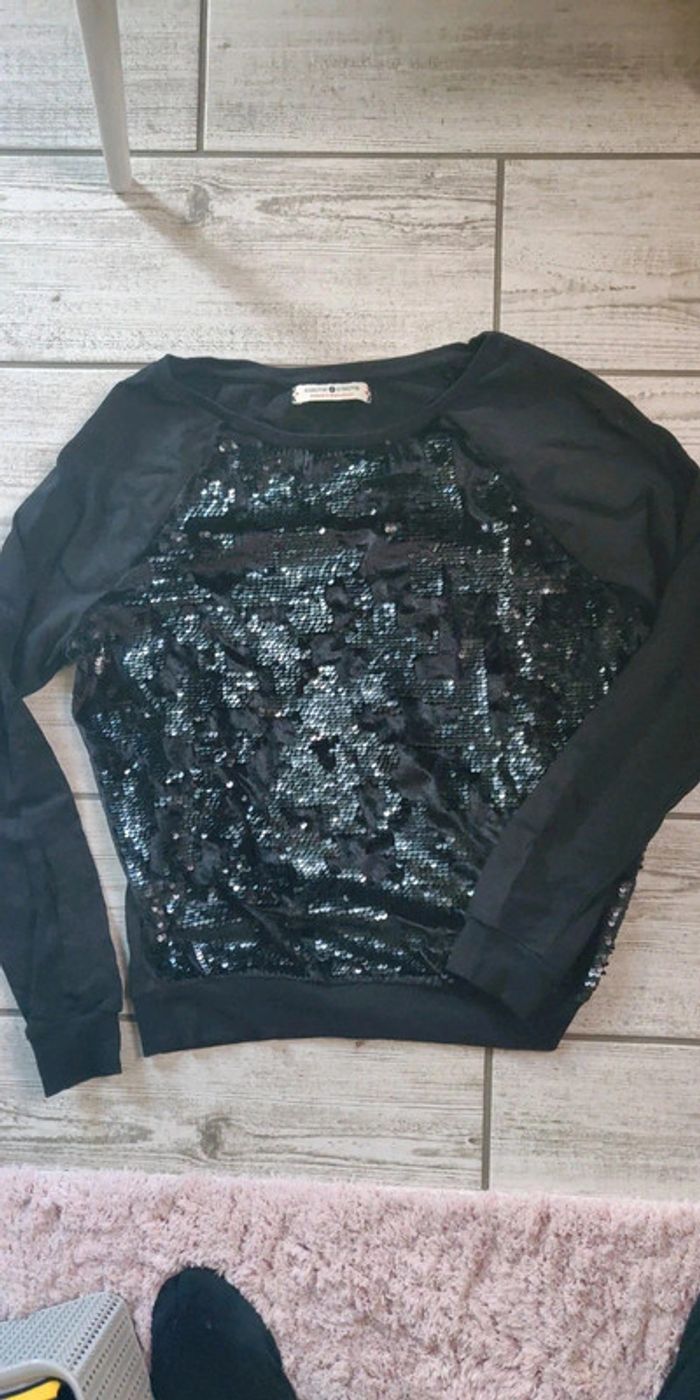 Sweat à sequins