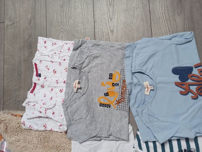 Lot vêtements fille 5 ans - photo numéro 2