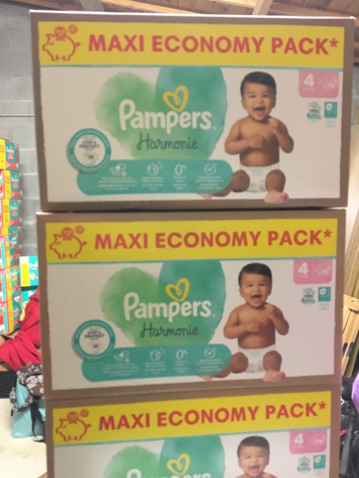 156 couches Pampers harmonie taille 4