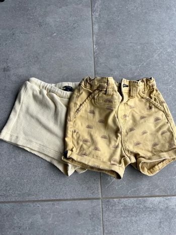2 shorts kiabi 18mois