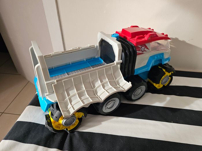 Grand camion dino pat patrouille - photo numéro 2