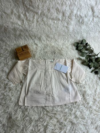 Blouse blanche Vertbaudet taille 9 mois