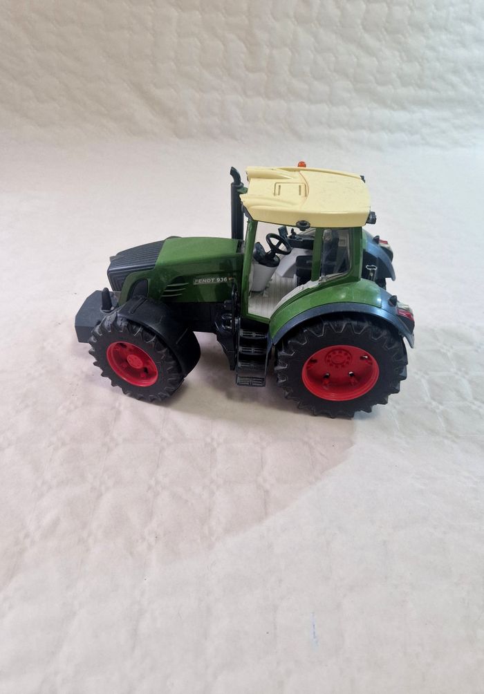 Tracteur miniature / Jouet Bruder , Fendt 936 - photo numéro 2