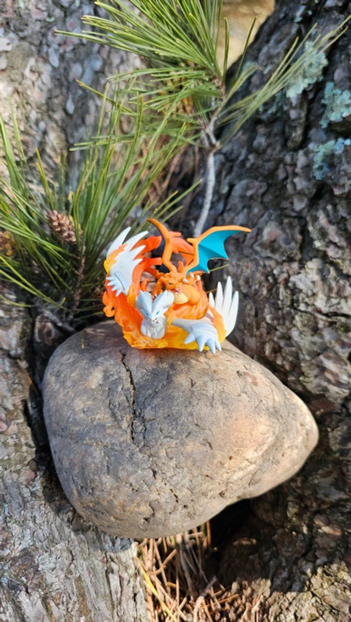Super figurine Pokemon Nintendo Dracaufeu et Reshiram - photo numéro 2