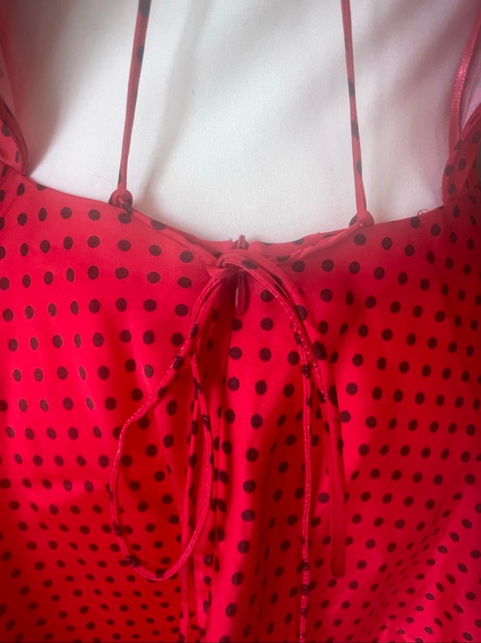 Robe rouge à pois dos nu – Taille S (neuve avec étiquette) - photo numéro 5