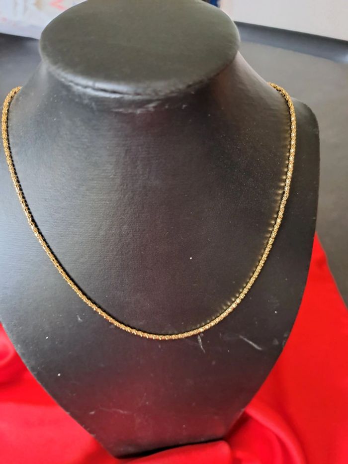 Collier ras de cou doré - photo numéro 2