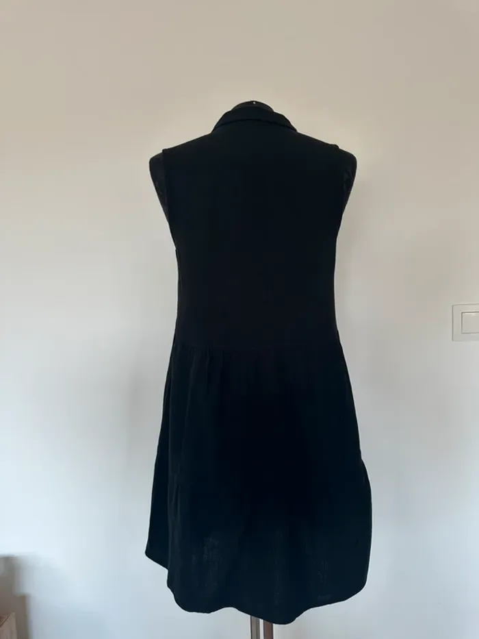 Robe noire sans manches - photo numéro 4