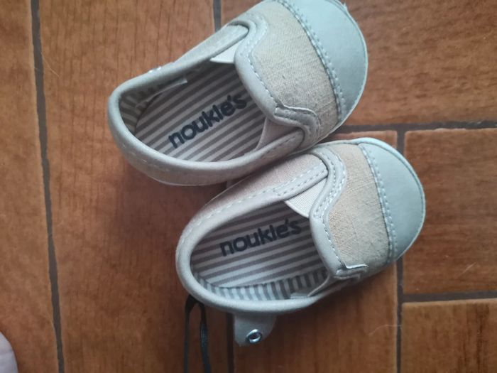 Petits chaussons / petites chaussures noukies jamais portées - photo numéro 3