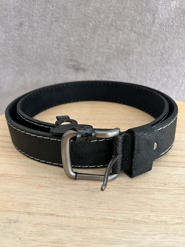 Ceinture en cuir noir taille 115 cm
