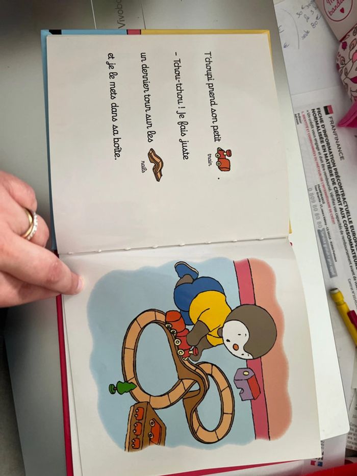 Livre « t’choupi et les jouets » - photo numéro 3