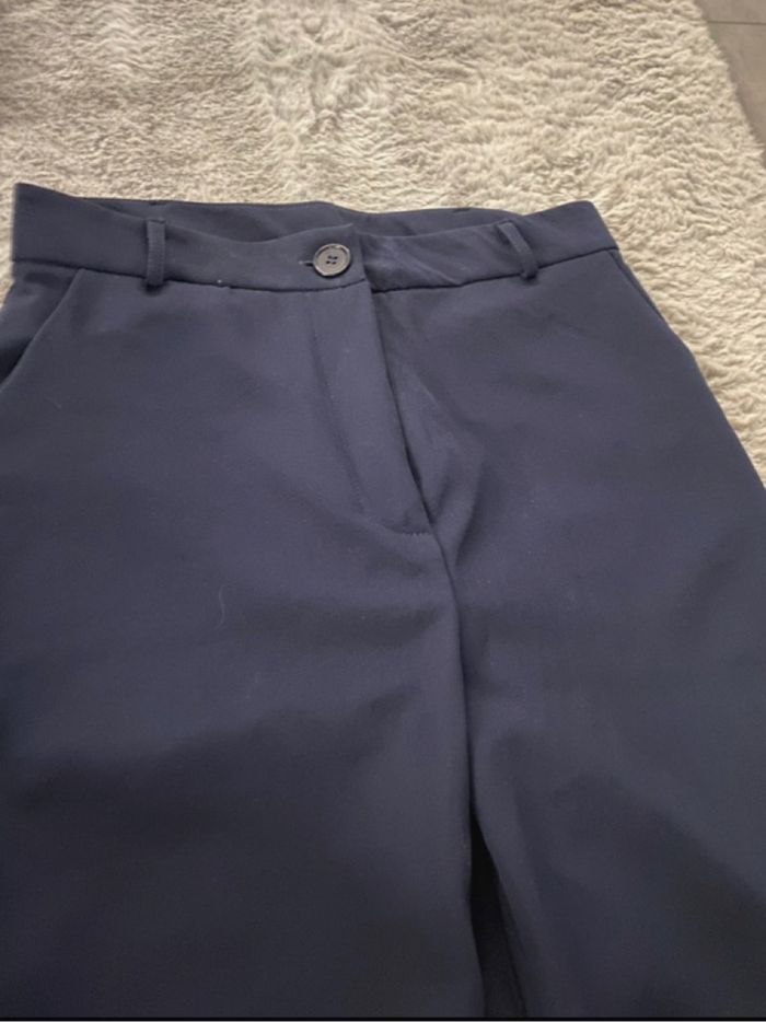Pantalon élégant bleu marine