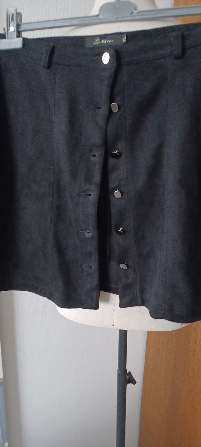 Très belle jupe courte femme T XL - photo numéro 2
