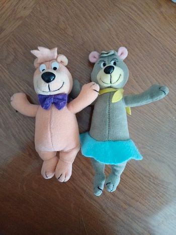 Lot de 2 peluches Yogi Bear