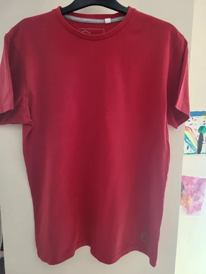 Tee-shirt rouge t.S