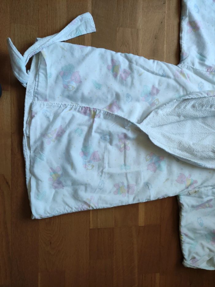 A saisir joli peignoir enfant 4 ans - photo numéro 2