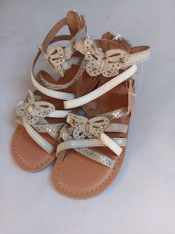 Sandales papillon taille 28