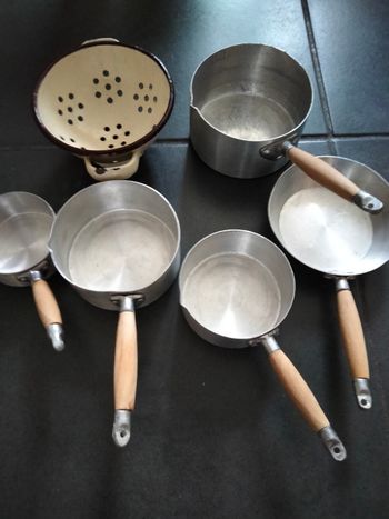 Lot casseroles enfant