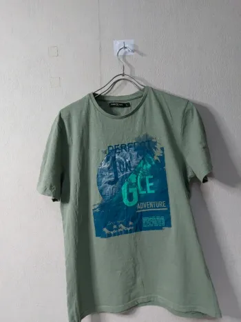 Tee-shirt mprimé"Harris X Lewis"