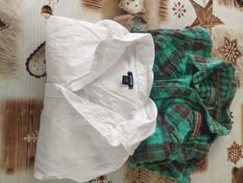 Lots de deux chemises garçons. Marque Kiabi et Orchestra. Taille 6 ans. 