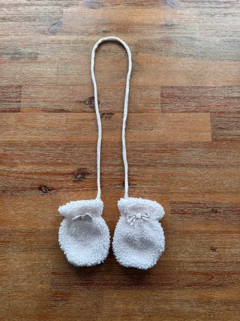 Gants avec ficelle