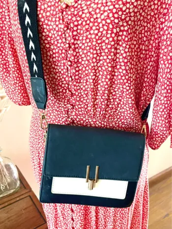 Sac à Main Noir et Blanc avec Bandoulière Tendance