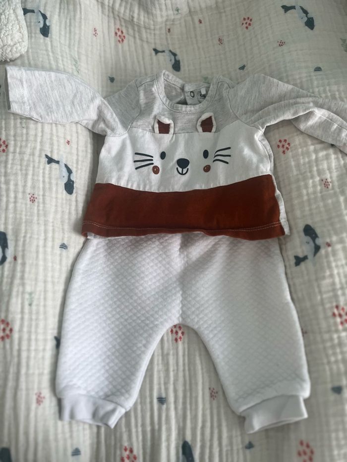 Ensemble bébé 1 mois - photo numéro 1