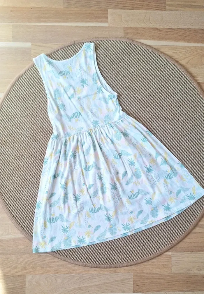 Jolie robe d été motif feuillage en 8 ans - photo numéro 3