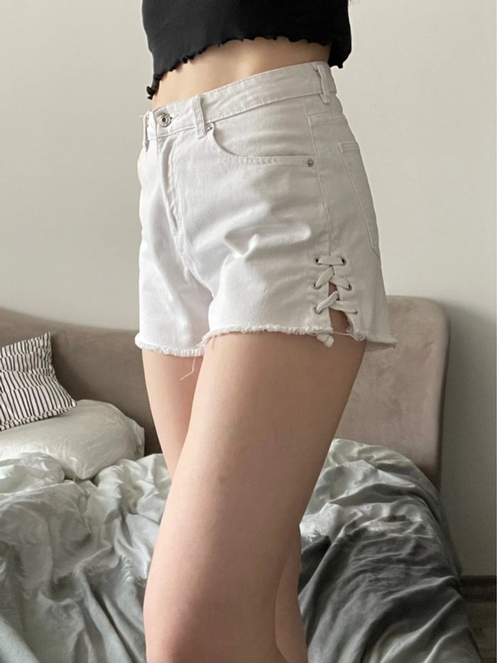 Short en denim blanc Calliope taille S en bon état - photo numéro 3