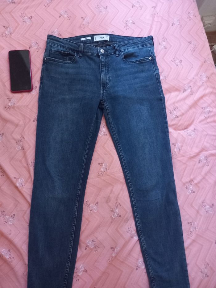 Jean de femme taille 40. Marque MNG - photo numéro 2