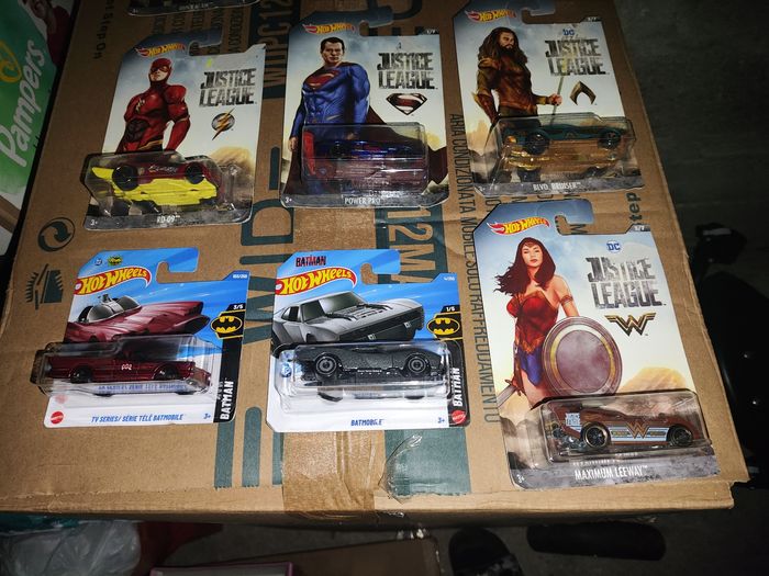 Lot 9 voitures Hot Wheels Justice League Batman - photo numéro 4